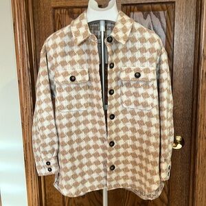 Hem & Thread houndstooth button up shacket size small